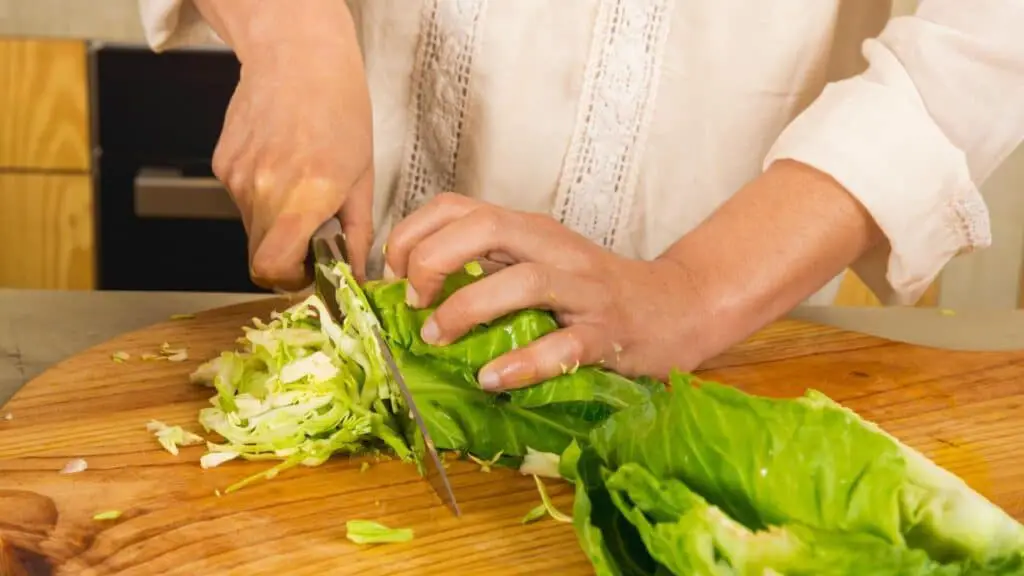 preparing cabbage for a rabbit